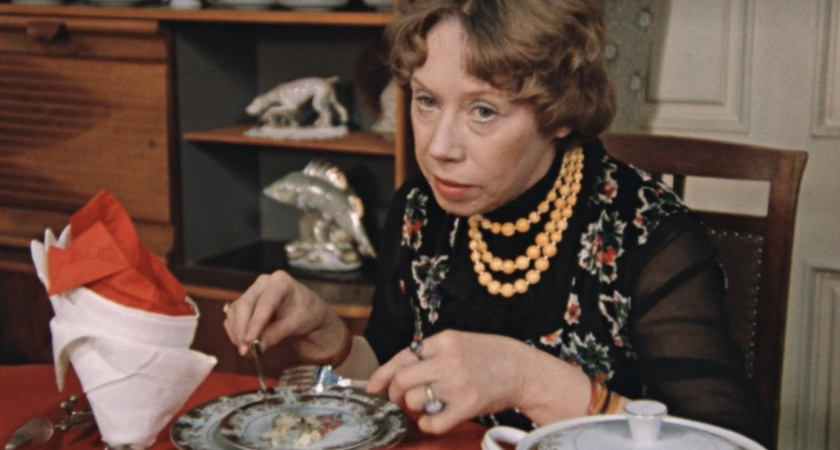 6 обедов из «Москва слезам не верит» (18+): куда бы вы отправились?