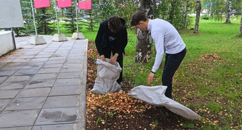 В Кирове продолжаются осенние субботники