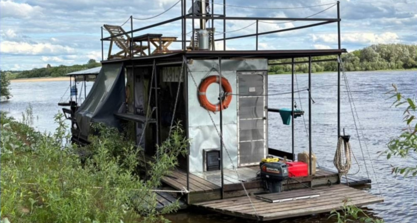 В Слободском бесправник катался по реке Вятке на самодельном судне и был наказан