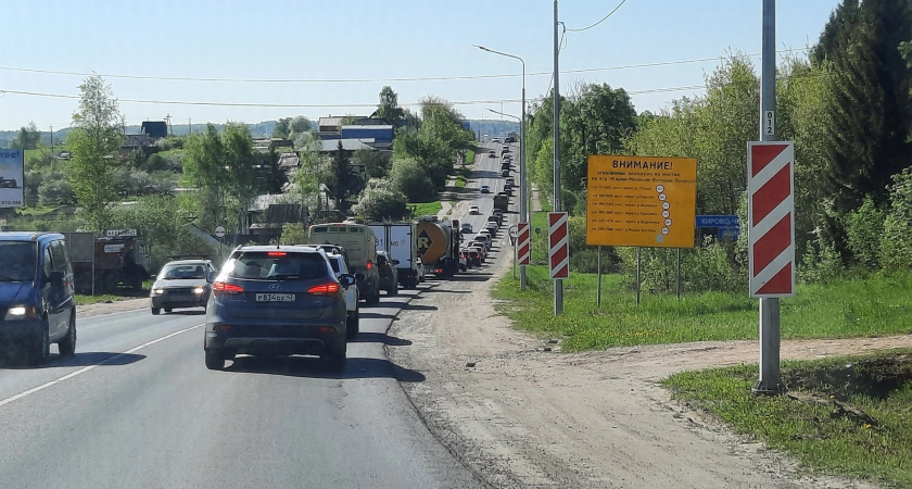 Можно ли обгонять несколько автомобилей за раз? Подробно разбираемся по закону