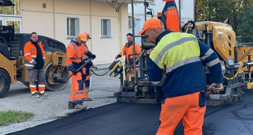 В Кирове продолжаются работы по благоустройству улиц