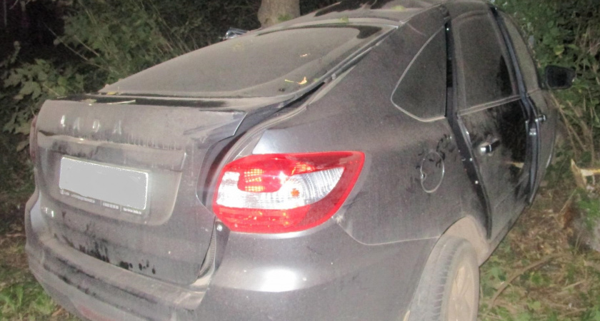 Молодой мужчина за рулем Lada Granta разбился на трассе в Слободском районе