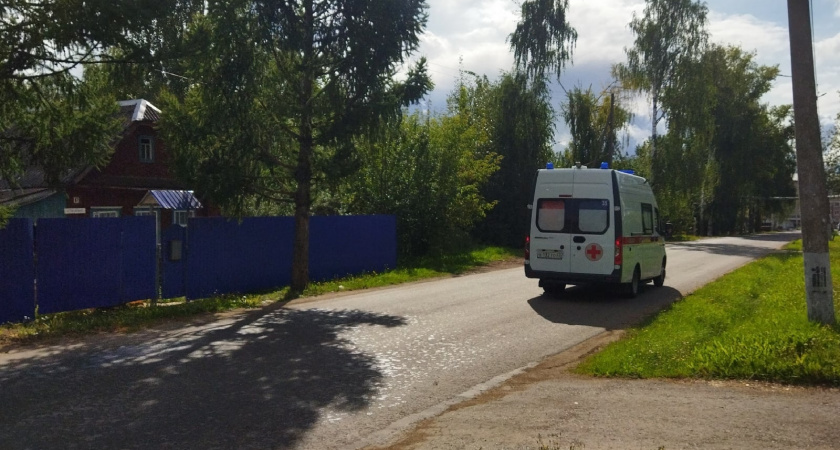 Четырехлетний мальчик выпал из окна жилого дома в Кирове