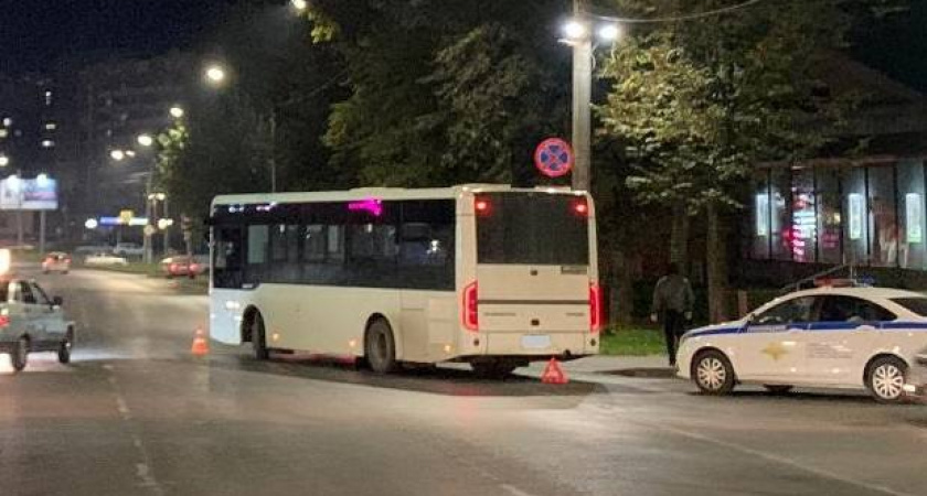 В Кирове китайский автобус маршрута №44 сбил 44-летнего мужчину