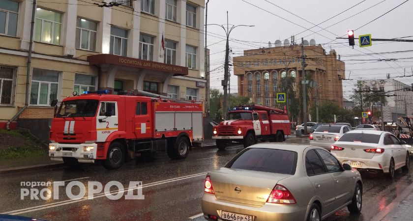 В Кировской области тушили пожар на железной дороге