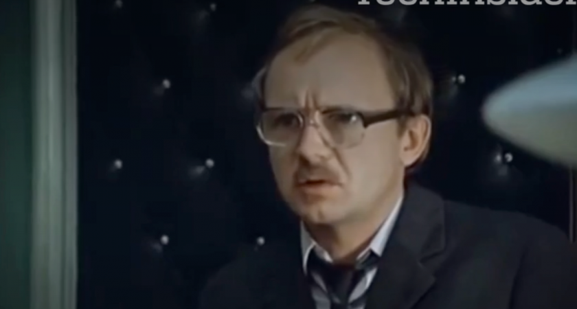 На самом деле Новосельцев не любил ни "мымру", ни жену - кто же был ему дорог?