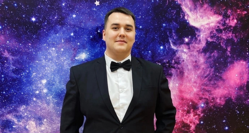 "Попросил бы у президента "Пушкинскую карту" для учителей": история 26-летнего педагога из кировской школы №66