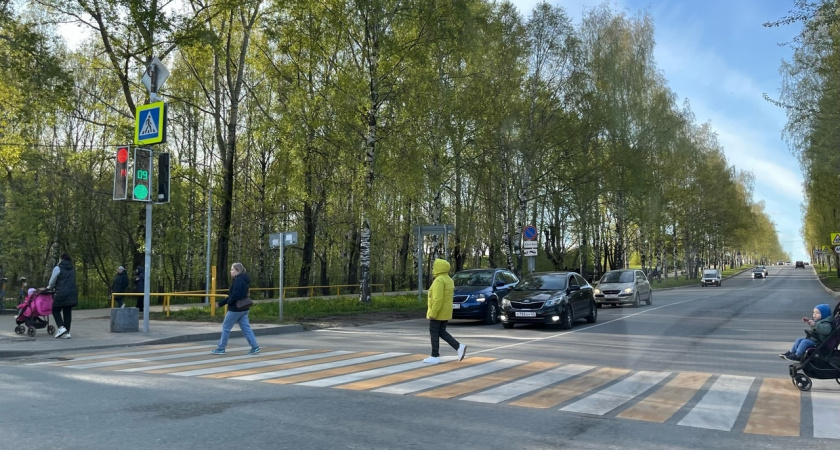 В Кирове на Октябрьском проспекте в трех местах появятся новые светофоры