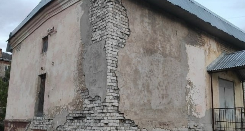 В Кирове возбудили дело по факту халатности из-за состояния школы в Лянгасово