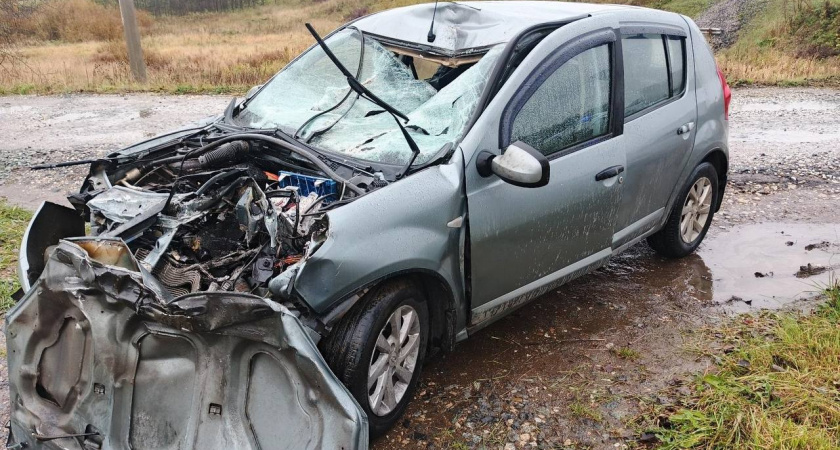 Женщина-водитель пострадала в ДТП с "Газелью" на трассе под Кировом