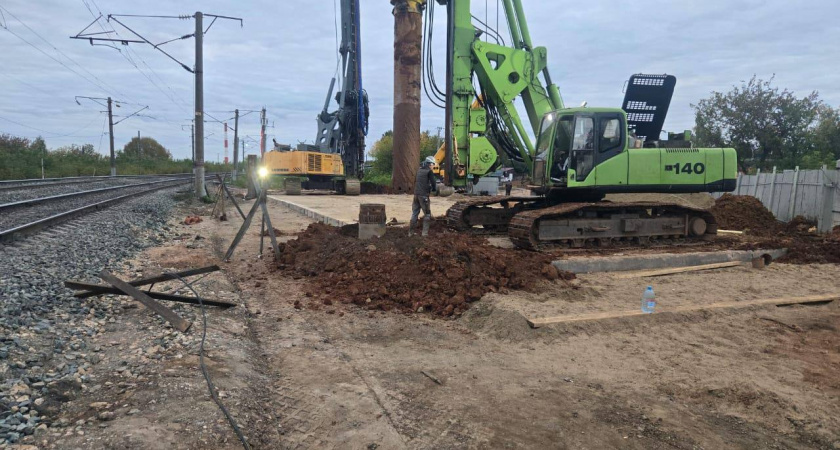 В Кирове начали укреплять второй котлован тоннеля под Транссибом в Нововятске