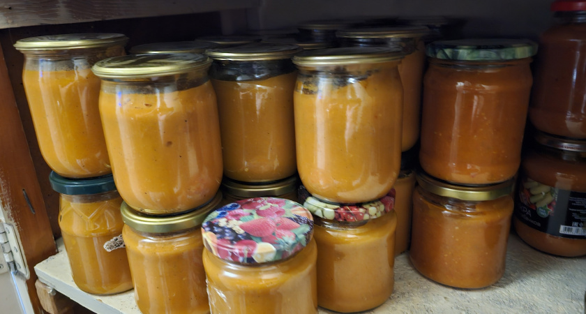 Кабачковая икра "Сломаешь ложку" - попробуешь раз, и уже невозможно остановиться: рецепт прямиком из СССР