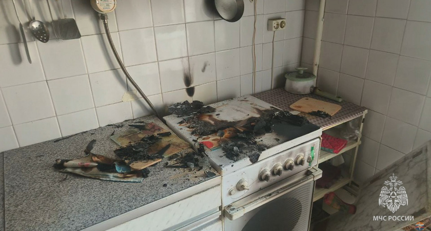 Микроволновая печь вызвала пожар в кировской квартире, хозяйку госпитализировали