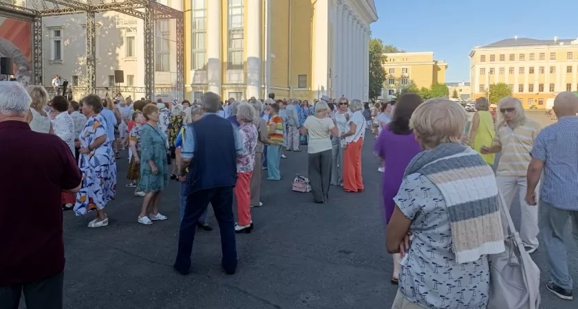 Киров отметит концертами (16+) День пожилых людей