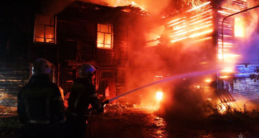 За сутки в Кировской области пожары уничтожили жилые дома и хозпостройки