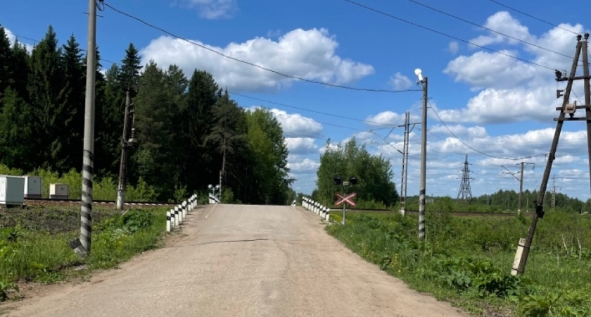 Железнодорожный переезд у деревни Мокрецы под Кировом перекроют на 12 часов