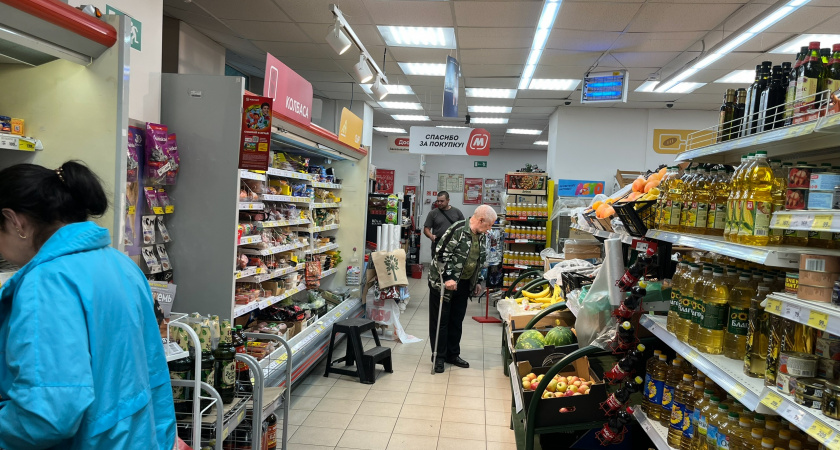 "Магниты" и "Пятерочки" в пролете: россияне ринулись за покупками в другой супермаркет - продукты свежие, а цены - как из 2010 г