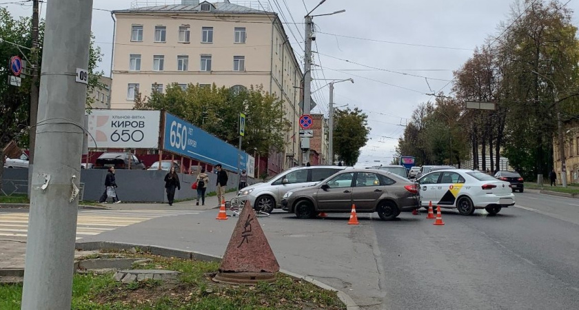 В Кирове автомобилист покалечил велосипедиста, не пропустив его на перекрестке