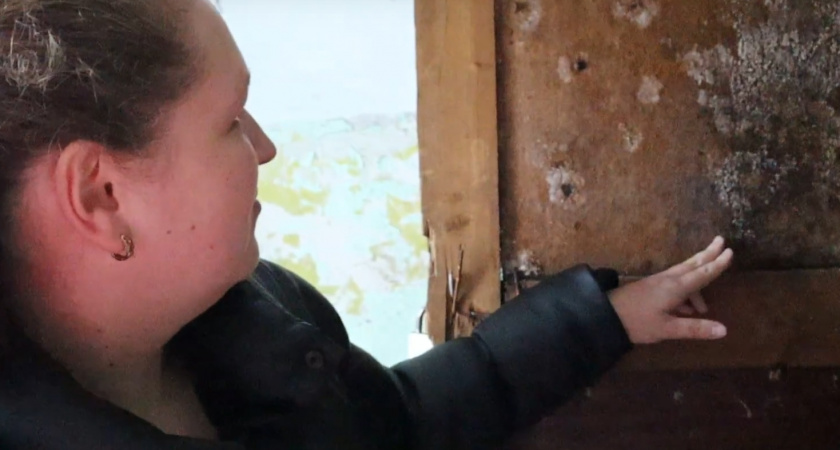 Протечка теплотрассы грозит сделать дом в Кирове непригодным для жилья