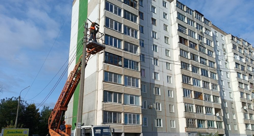 По заявкам кировчан начали восстанавливать уличное освещение