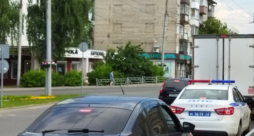 Как правильно обогнать колонну, чтобы ничего не нарушить - разбираемся в тонкостях ПДД