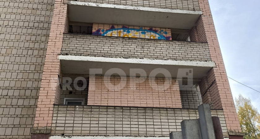 33-летняя кировчанка выпала с высотки в юго-западном микрорайоне 