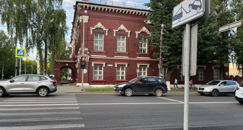 Верховный Суд разъяснил, считается ли наезд на сплошную нарушением