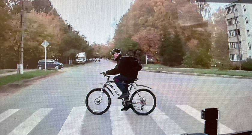 В Кирове ищут велосипедиста, из-за которого в ДТП пострадала пассажирка автобуса