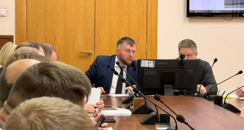 Вячеслав Симаков поручил устранить жалобы на работу светофора на перекрестке Ульяновской и Энтузиастов