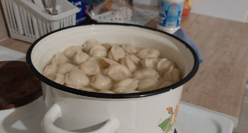 Не яйца и не масло: что нужно добавить в тесто для пельменей - не разварятся и не слипнутся