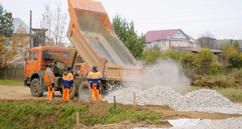 В Фаленском округе завершается ремонт одной из дорог к районному центру