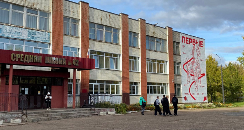 В Кирове появились муралы в честь Движения Первых