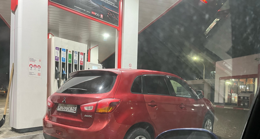 Никогда не заправляйтесь, пока у АЗС стоит бензовоз - вот почему 