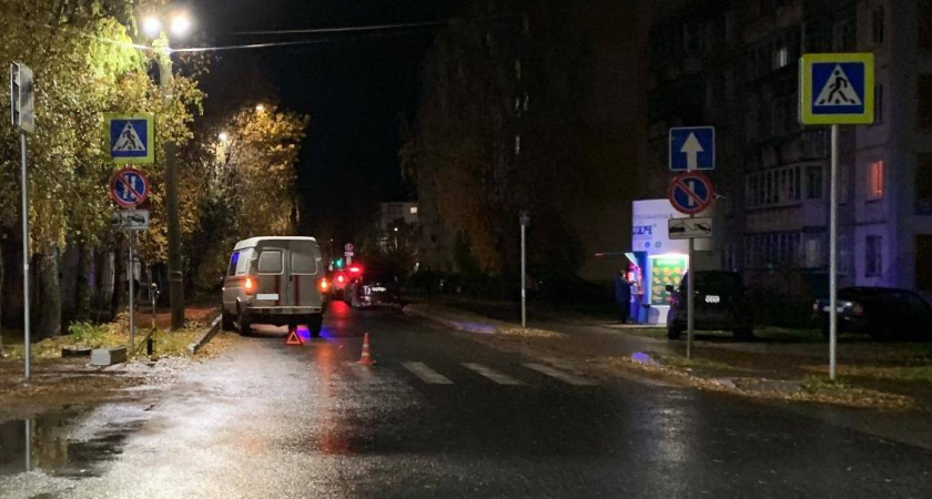 В Кирове на улице Грибоедова фургон "Соболь" сбил девочку на пешеходном переходе