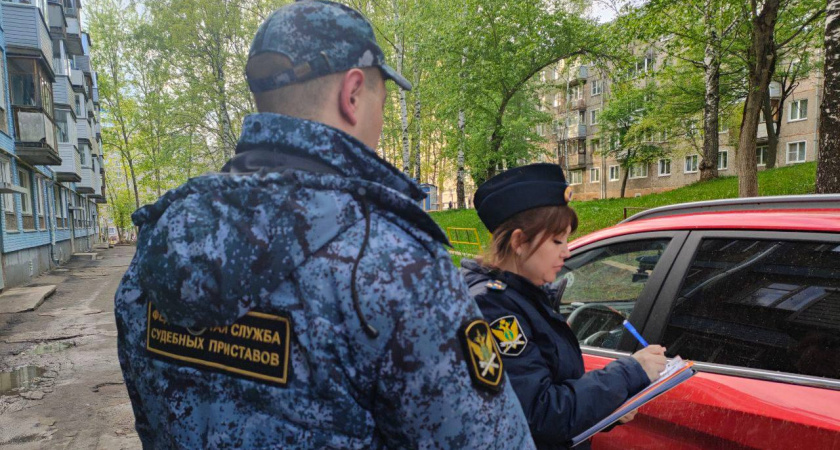 Судебный пристав из Кировской области лишился суммы, полученной странным образом