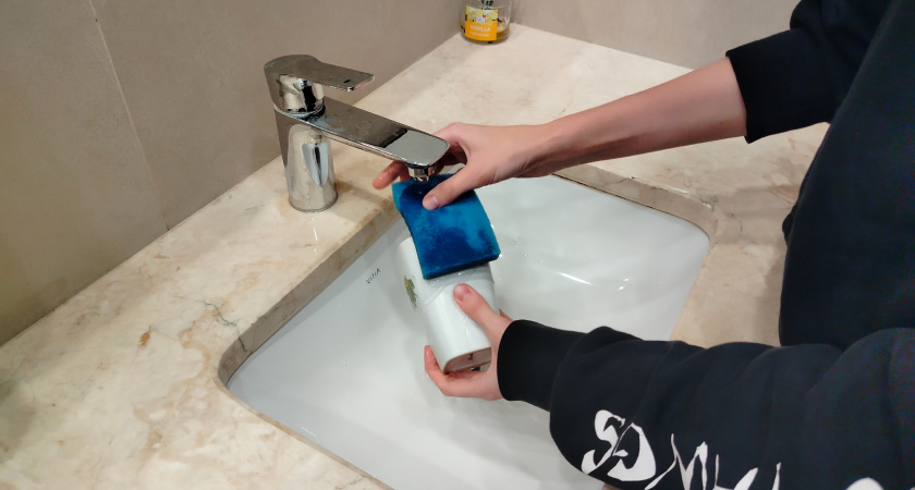 2 стакана - и засор уносит со свистом: лайфхак от знакомого сантехника - как быстро прочистить слив