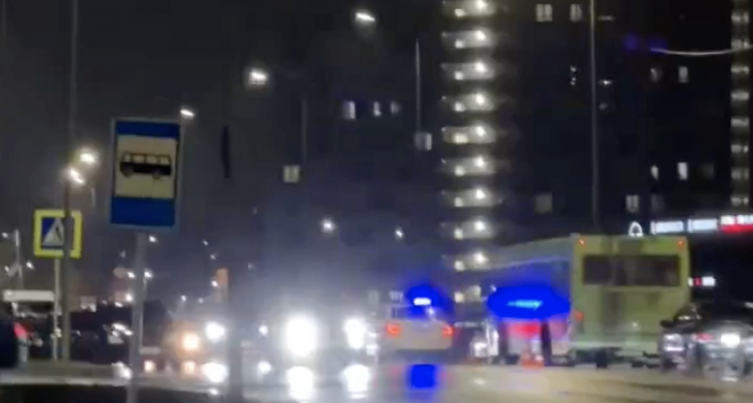 На улице Энтузиастов под колеса иномарки попала 77-летняя кировчанка