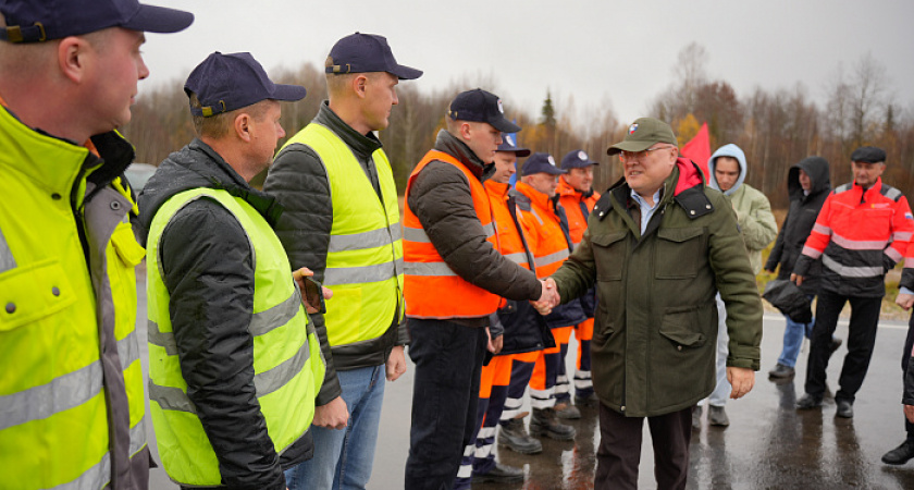 Александр Соколов поздравил работников дорожного хозяйства