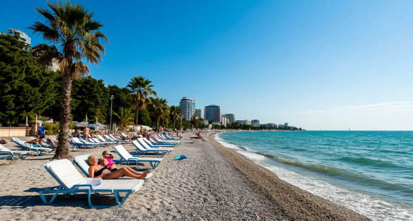 Пляжи пустуют, море грязное - туристы оставляют гневные отзывы про Черное море: цены в 4 раза выше, сервис на нуле