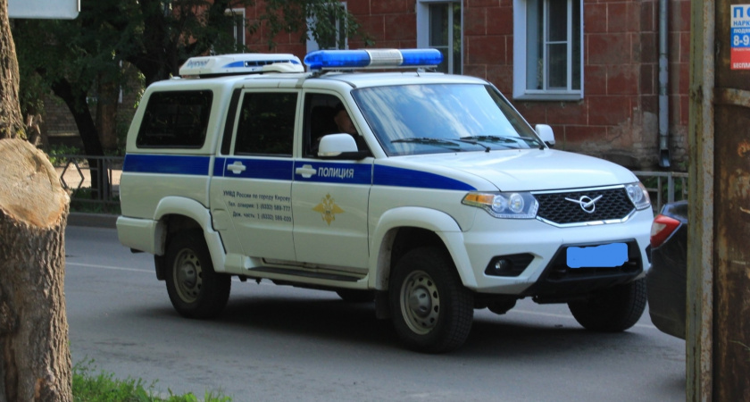 В Кирове 18-летний уголовник вскрыл гараж и похитил мотоцикл и электролобзик