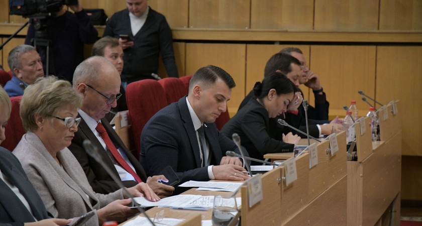 Заксобрание Кировской области приняло закон об увеличении числа мандатов до 45