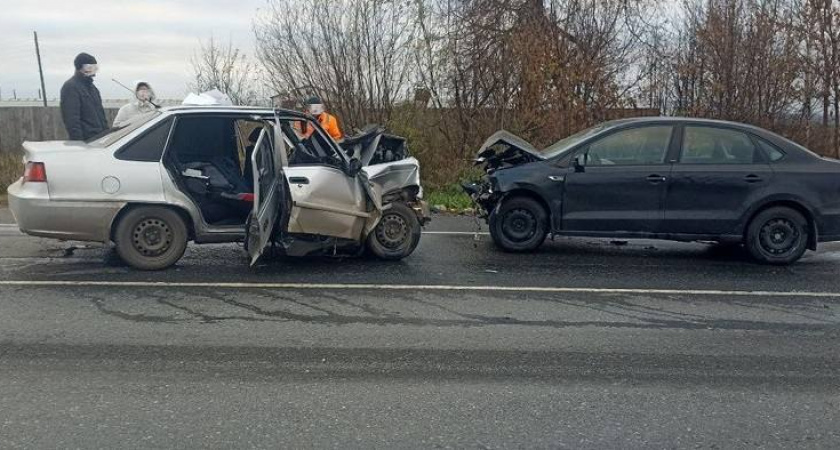 Стали известны подробности лобовой аварии с 4 пострадавшими под Котельничем