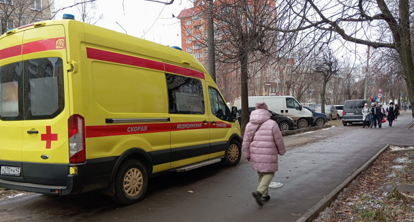 Сломавшая ногу из-за гололедицы беременная кировчанка получила 200 тысяч рублей