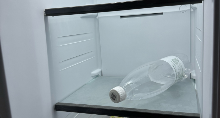 Кладу бутылку с водой в морозилку - и за свет плачу копейки: странно, но работает