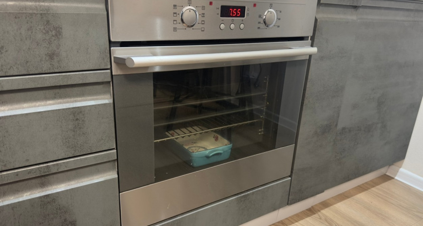 Больше не мучаюсь, когда чищу духовку: секретный метод убирает жир за 10 минут - классный лайфхак