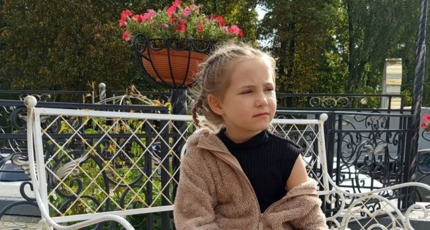 Этим чудесным именем называли девочек еще в Византии - доброе и нежное. В переводе значит «мирная», «спокойная» и «кроткая»