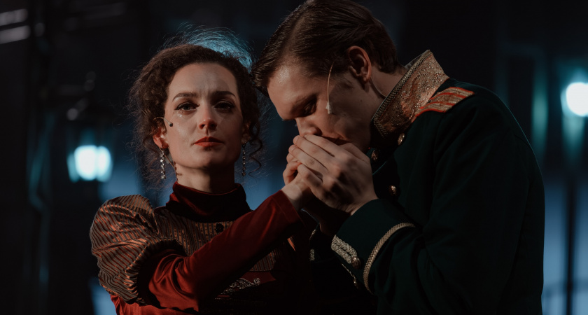 "Слезы гарантированы": кировчане делятся эмоциями после премьеры "Анны Карениной" в "драме"