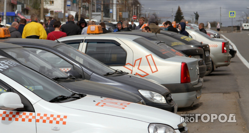 Молодой кировчанин напал на таксиста и попытался украсть у него телефон