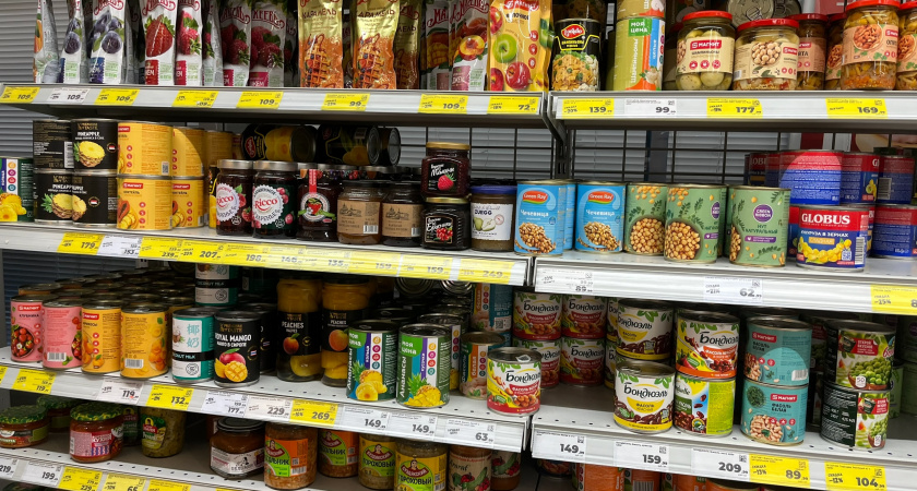 "Там только фасоль и ничего лишнего": Роскачество назвало лучшие консервы к Новому году - можно брать смело