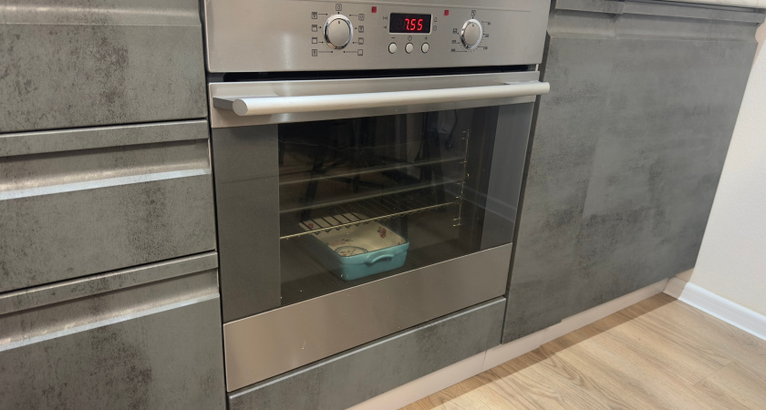 Хозяйки ставят противень не туда - и теряют вкус и аромат блюд: как запекать правильно